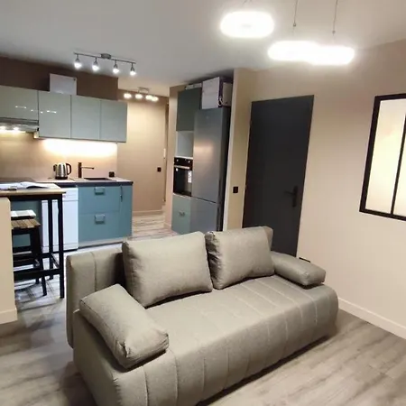 Apartment Apartment *
